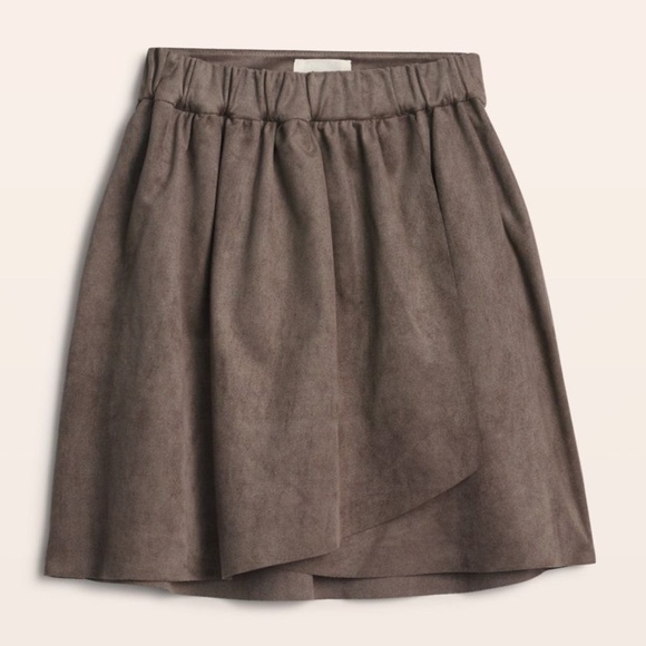 Aritzia Wilfred Free suede skirt size medium - Picture 2 of 7